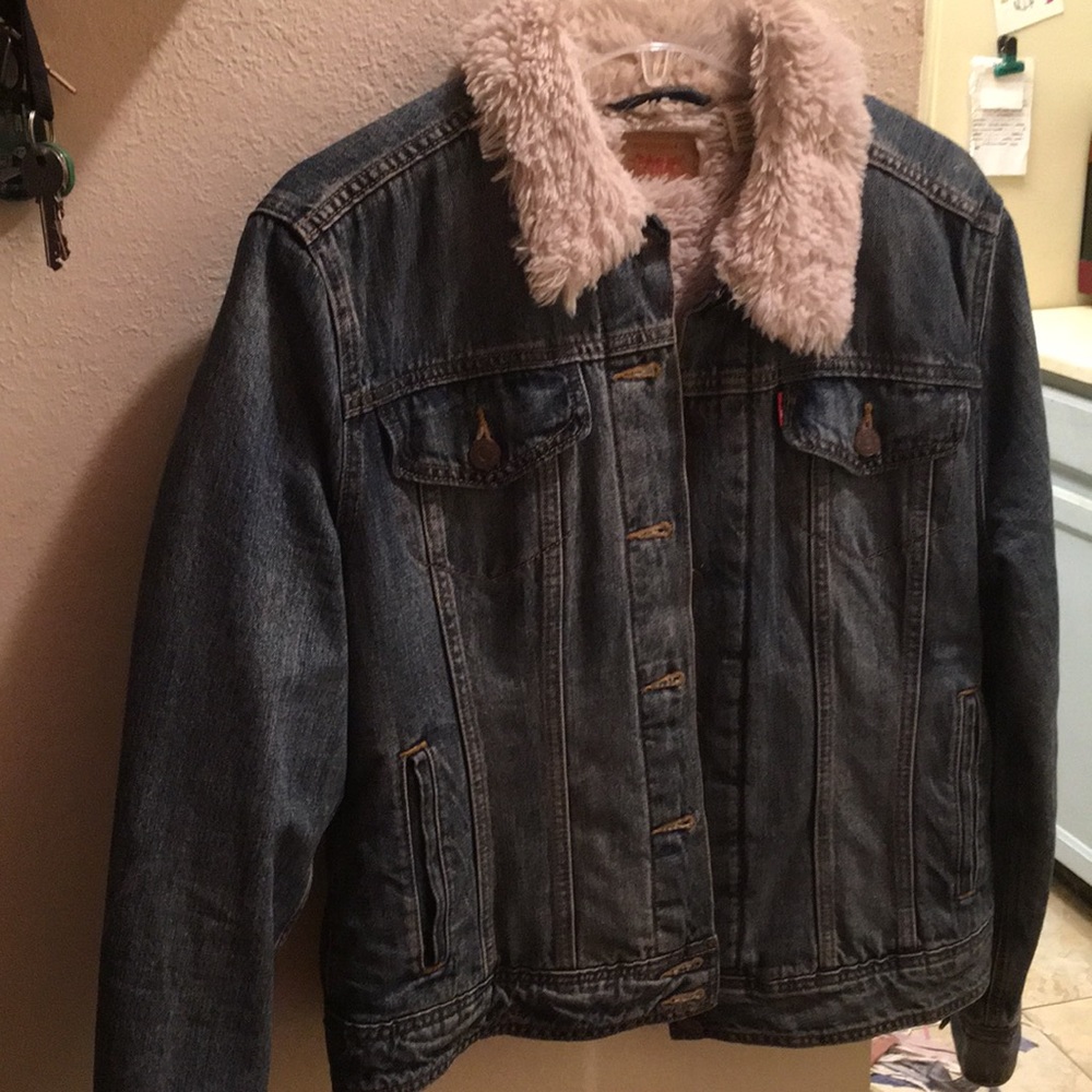 Original Levi’s trucker jacket women’s large